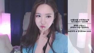 韩国女主播青草第六部,激情燃烧的青春岁月