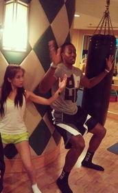 美女主播玩蛇,美女主播的惊险蛇戏挑战